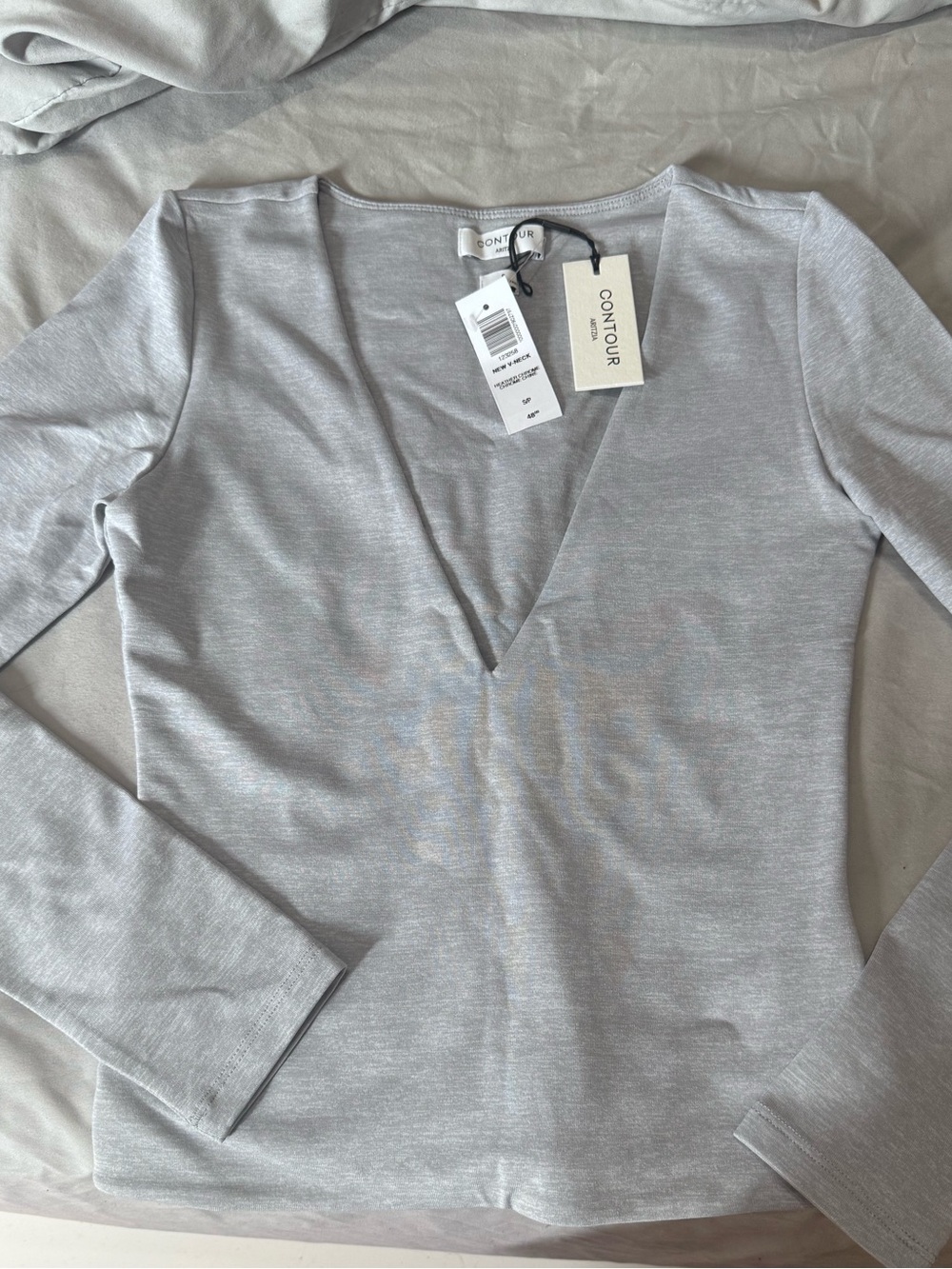 Aritzia Contour V-Neck Long Sleeve Top in Heather Chrome